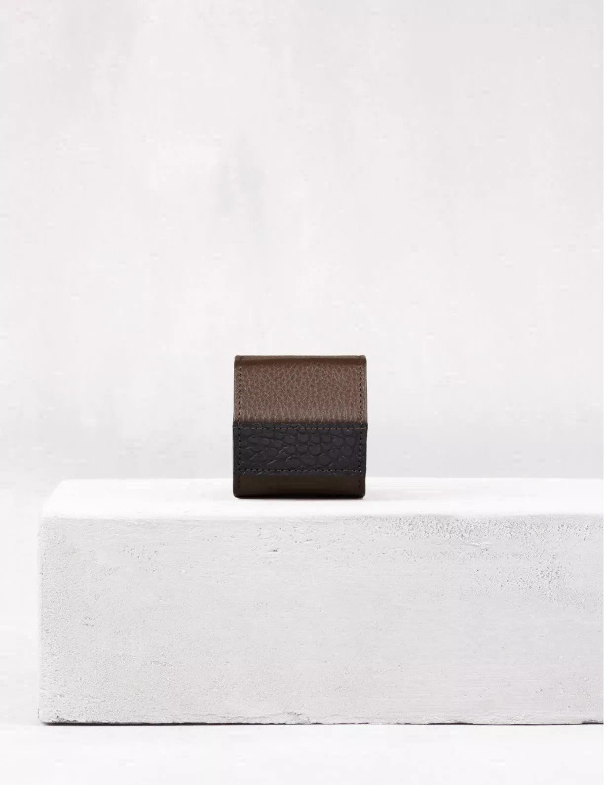 Camille Fournet 34.33 - Petit étui pour une montre en taurillon & alligator