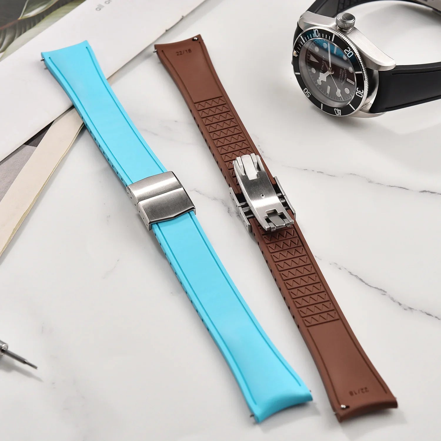 Bracelets de montre en silicone bleu et marron avec boucle déployante, accessoires luxe misterchrono.com