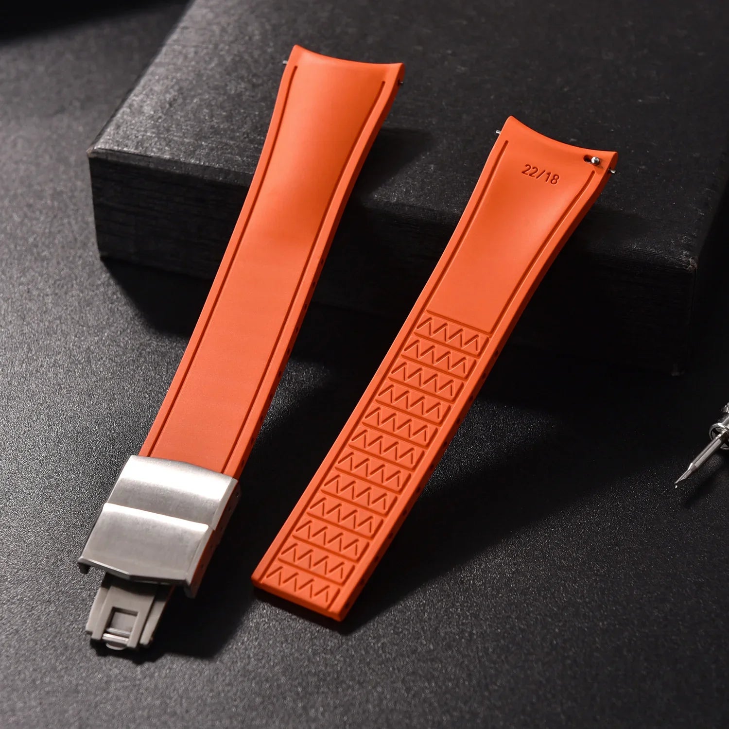 Bracelet de montre en caoutchouc orange avec boucle déployante, accessoire luxe misterchrono.com