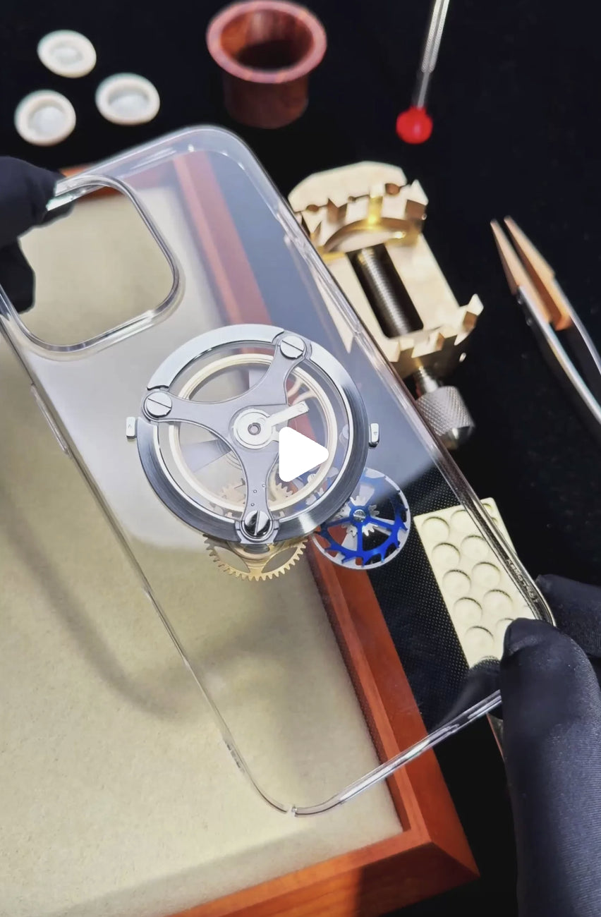 Chronomade - coque de téléphone haut de gamme avec mouvement horloger