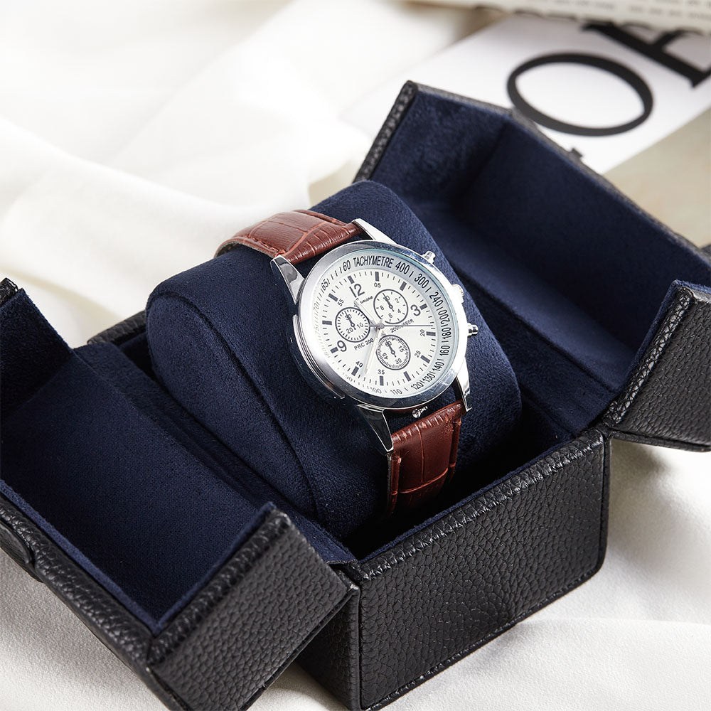Montre présentée dans l'écrin Oléron en cuir véritable noir