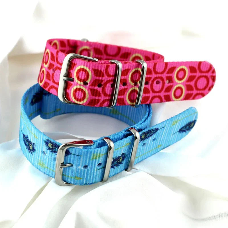 Deux bracelets de montre en nylon colorés avec boucles en acier, accessoires misterchrono.com